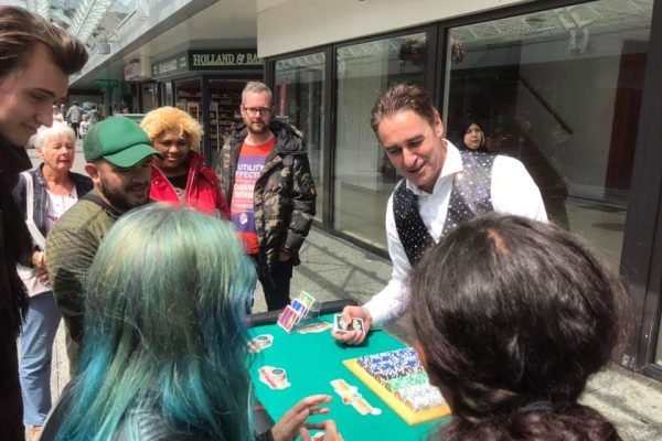 FB_IMG_1560724205696 Casino magic goochelaar buiten in winkelcentrum